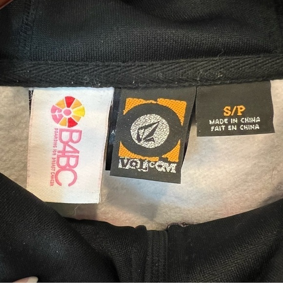 Volcom × B4BC Lipstick Nail Polish Hoodie
Jacket Womens, multicolor,size Small - Picture 2 of 16